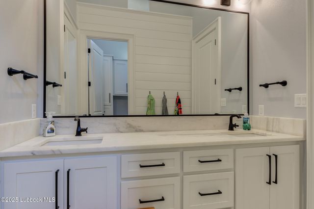 608 N 11th Street, Wolfforth, TX 79382