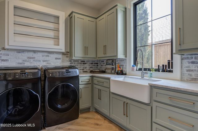 608 N 11th Street, Wolfforth, TX 79382