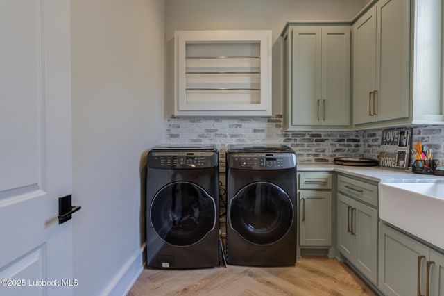 608 N 11th Street, Wolfforth, TX 79382