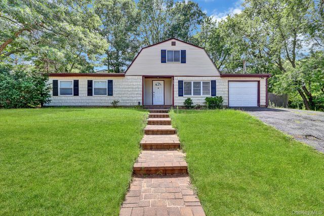 54 College Hills Drive, Farmingville, NY 11738