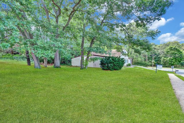 54 College Hills Drive, Farmingville, NY 11738