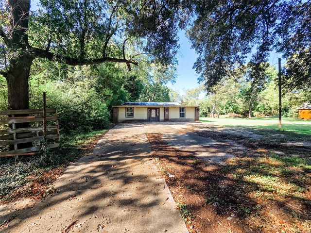 203 Wahl Street, Crosby, TX 77532