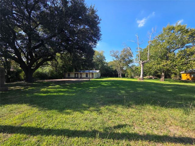 203 Wahl Street, Crosby, TX 77532