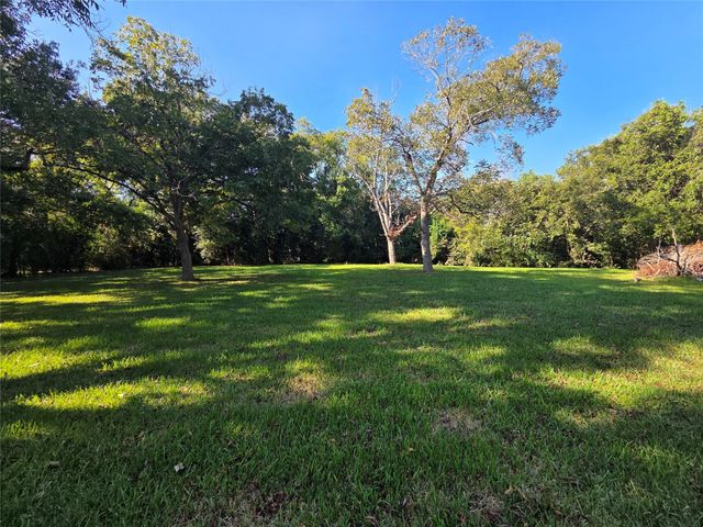 203 Wahl Street, Crosby, TX 77532