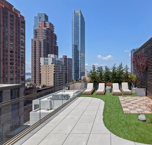 505 W 43RD Street PHJ, New York City, NY 10036
