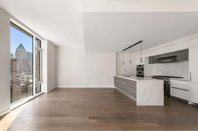 505 W 43RD Street PHJ, New York City, NY 10036