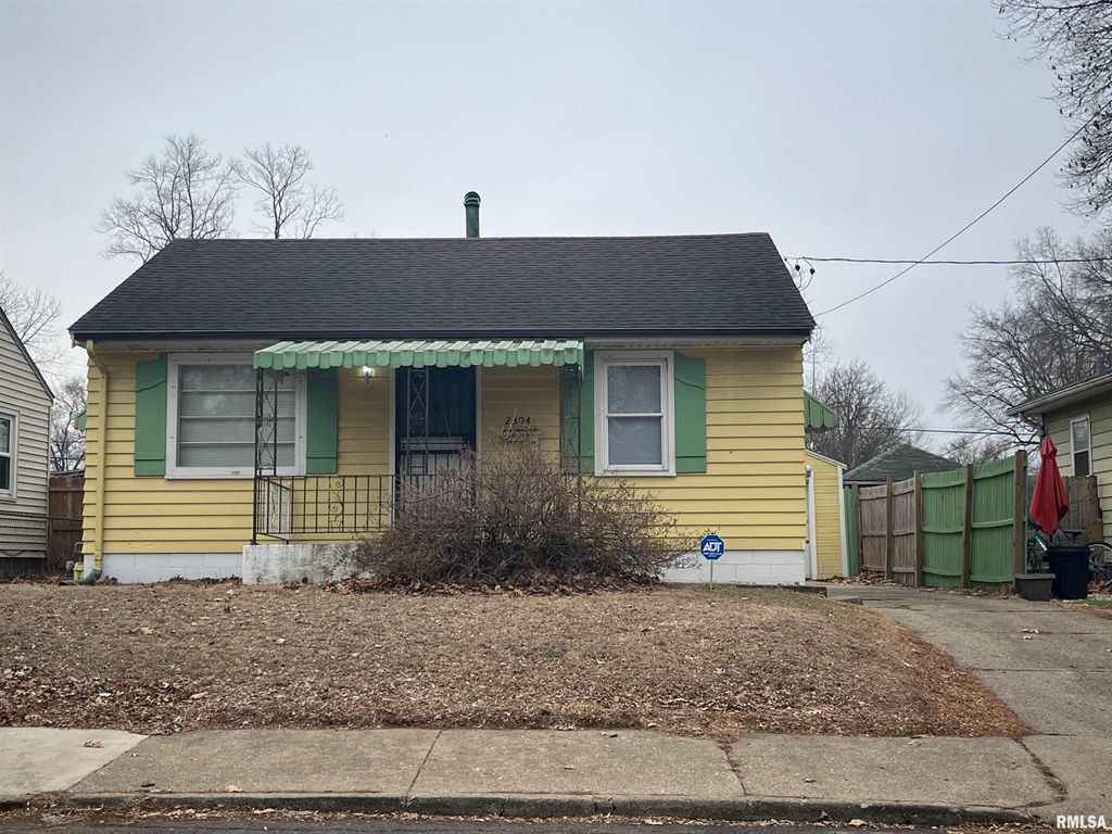 2304 W PROCTOR Street, Peoria, IL 61605