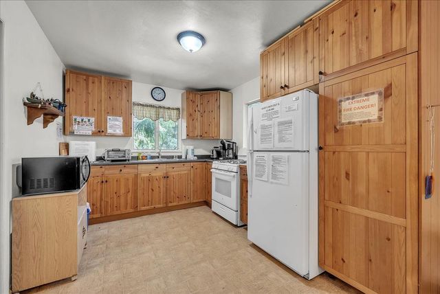 17271 Lake Vera Purdon Rd, Nevada City, CA 95959