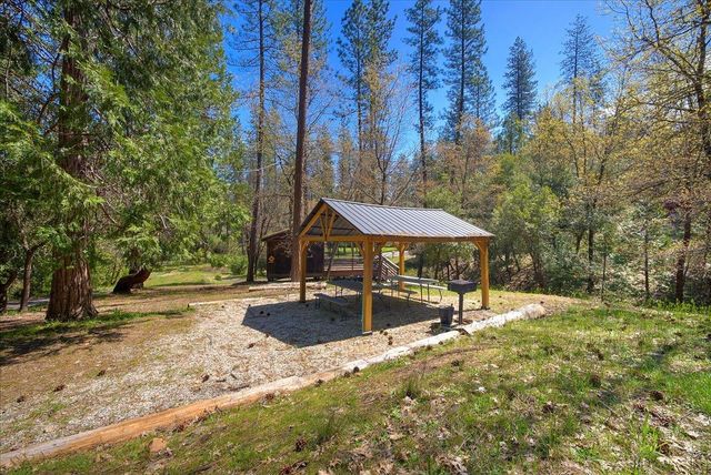 17271 Lake Vera Purdon Rd, Nevada City, CA 95959