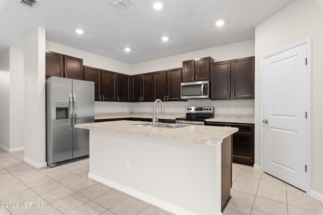 5556 KELLAR Circle, Jacksonville, FL 32218