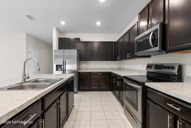 5556 KELLAR Circle, Jacksonville, FL 32218