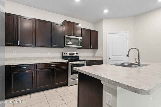 5556 KELLAR Circle, Jacksonville, FL 32218