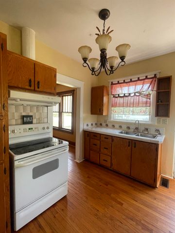 1422 Washington St, Harper, KS 67058