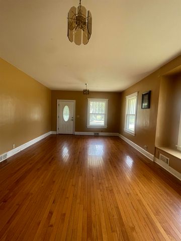 1422 Washington St, Harper, KS 67058