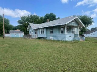 1422 Washington St, Harper, KS 67058