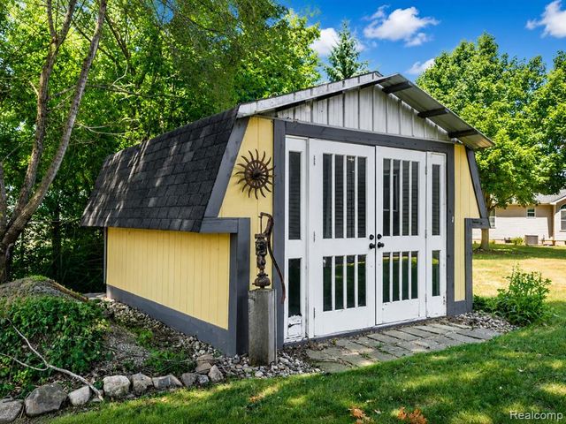 7030 Jennings Road, Swartz Creek, MI 48473