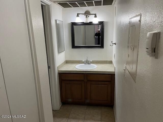 1810 E Blacklidge Dr Apt 403, Tucson, AZ 85719