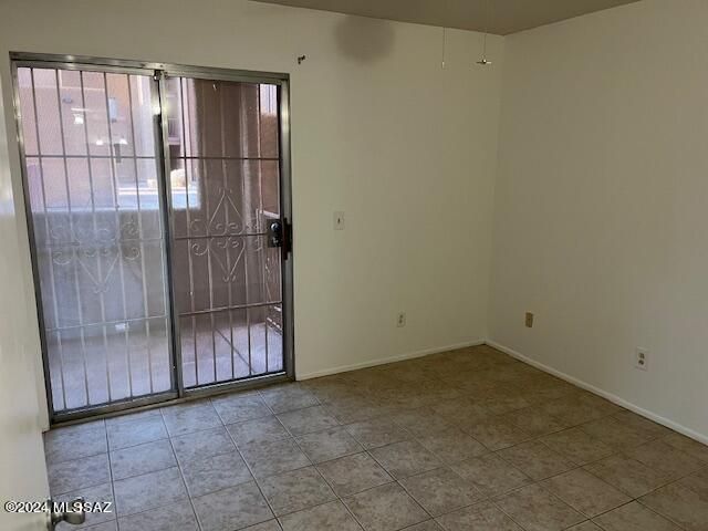 1810 E Blacklidge Dr Apt 403, Tucson, AZ 85719