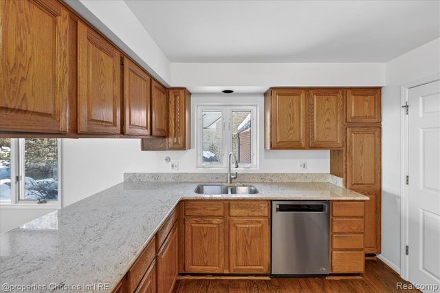 1509 Yorkshire Road, Birmingham, MI 48009