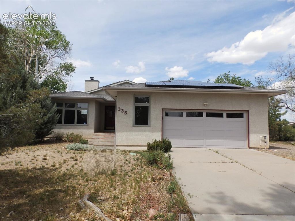 335 S Golfwood Place, Pueblo West, CO 81007