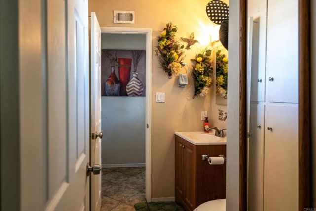 7121 Skyline DR, San Diego, CA 92114