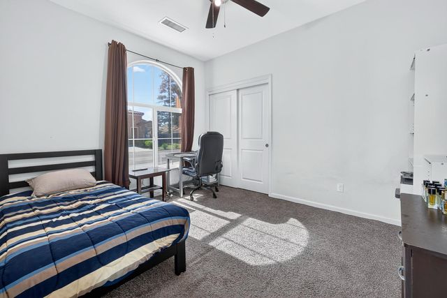 6211 N Vista Avenue, Fresno, CA 93722