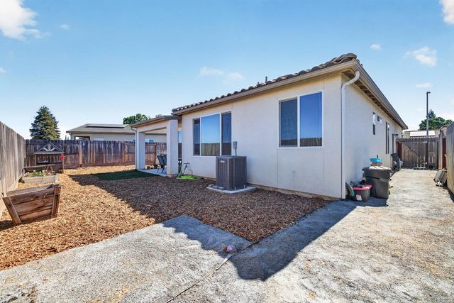 6211 N Vista Avenue, Fresno, CA 93722
