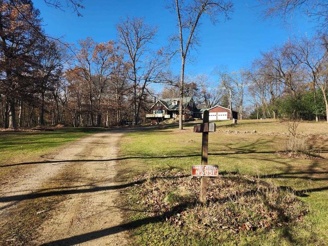 N6351 E Bush Road, Pardeeville, WI 53954