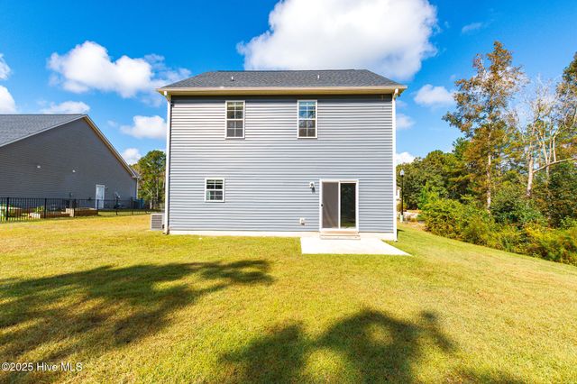 608 Feather Court, Richlands, NC 28574