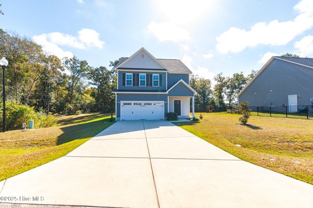 608 Feather Court, Richlands, NC 28574