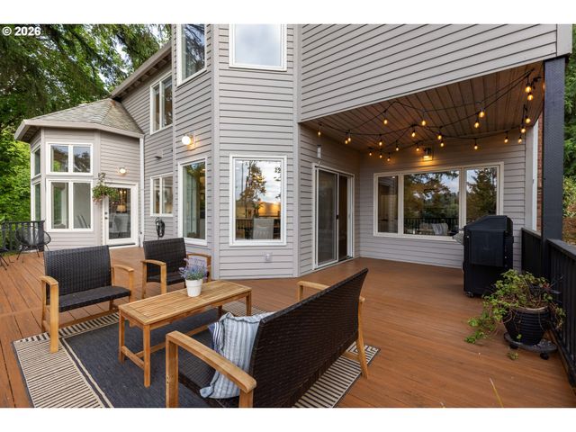 1949 CEDAR Ct, Lake Oswego, OR 97034