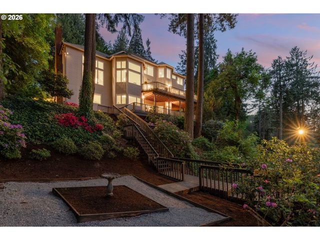 1949 CEDAR Ct, Lake Oswego, OR 97034