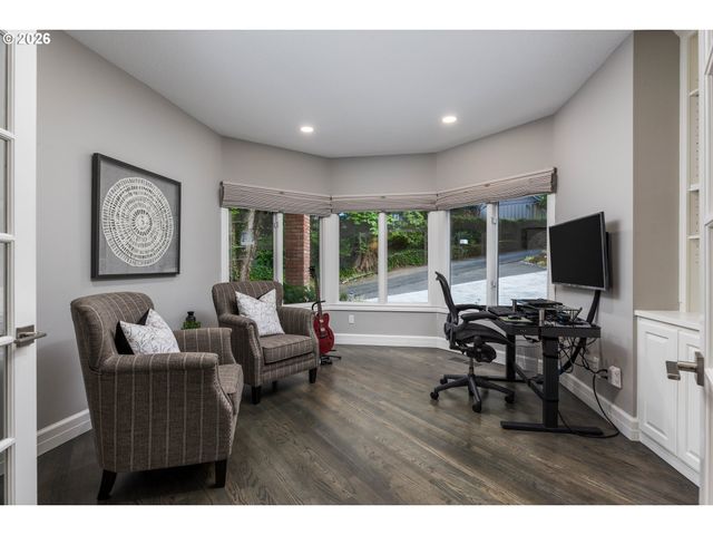 1949 CEDAR Ct, Lake Oswego, OR 97034
