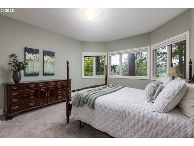 1949 CEDAR Ct, Lake Oswego, OR 97034
