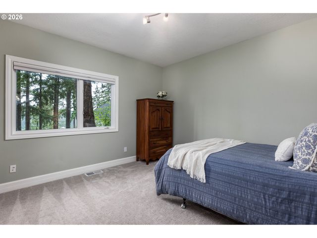 1949 CEDAR Ct, Lake Oswego, OR 97034