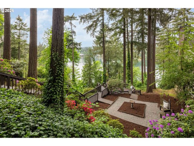 1949 CEDAR Ct, Lake Oswego, OR 97034