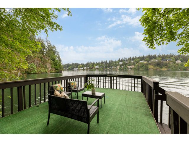 1949 CEDAR Ct, Lake Oswego, OR 97034