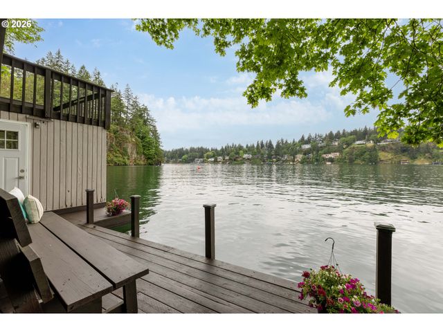 1949 CEDAR Ct, Lake Oswego, OR 97034