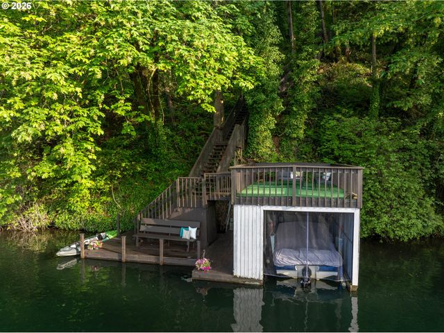 1949 CEDAR Ct, Lake Oswego, OR 97034