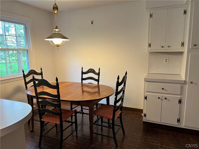8190 Old Sunridge Drive, Manlius, NY 13104