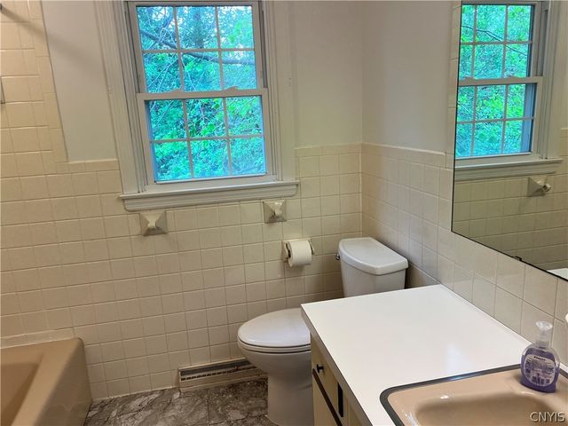 8190 Old Sunridge Drive, Manlius, NY 13104
