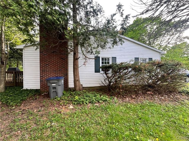 8190 Old Sunridge Drive, Manlius, NY 13104