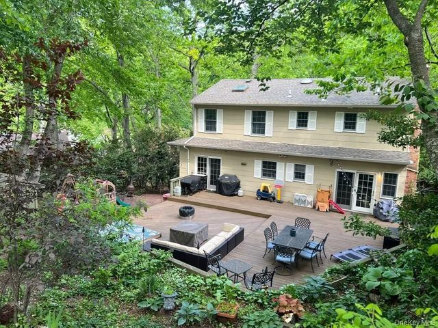 37 Meade Drive, Centerport, NY 11721