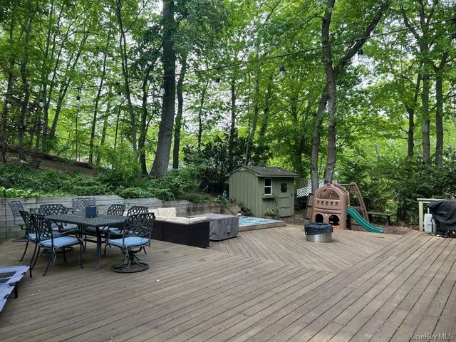 37 Meade Drive, Centerport, NY 11721