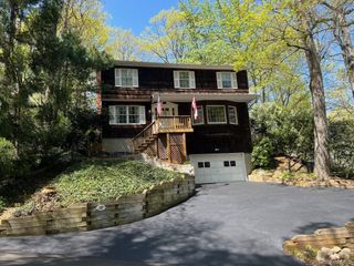 37 Meade Drive, Centerport, NY 11721
