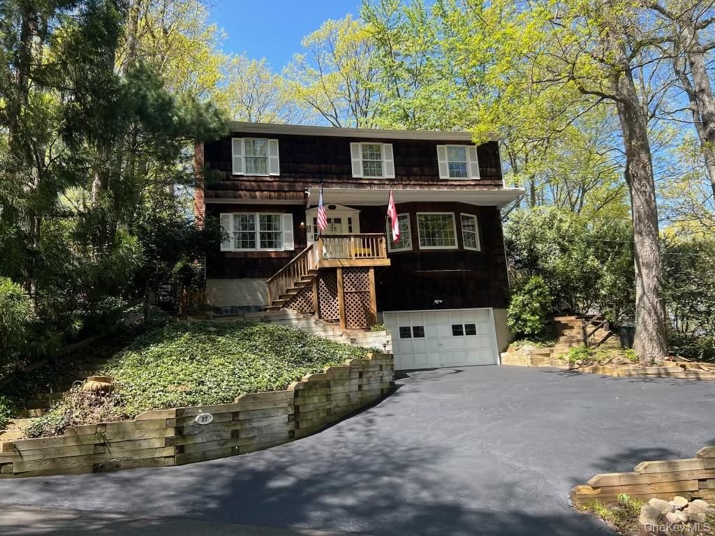 37 Meade Drive, Centerport, NY 11721