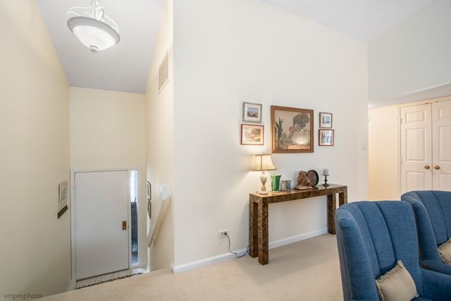 347 Hickory Lane A, Lake Barrington, IL 60010