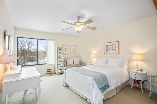 347 Hickory Lane A, Lake Barrington, IL 60010