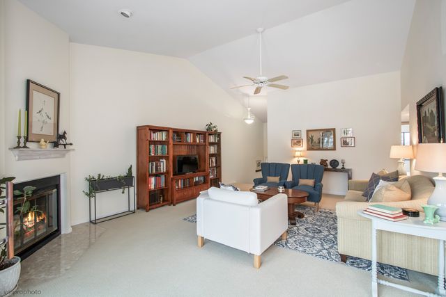 347 Hickory Lane A, Lake Barrington, IL 60010