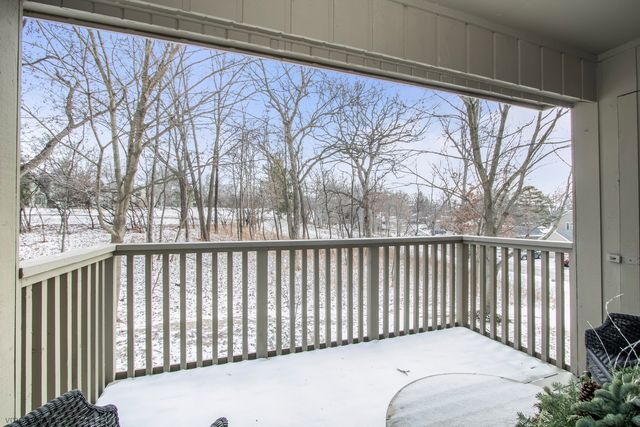 347 Hickory Lane A, Lake Barrington, IL 60010